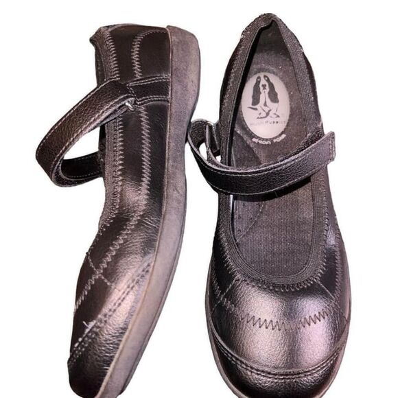 Hush Puppies Other - Hush Puppies Black Leather Mary Jane Shoes Size 2M